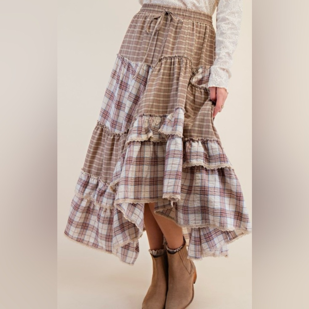 Easel Plaid Ruffle Skirt
